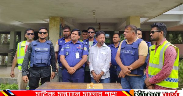 এক মাদক ব্যবসায়ীকে