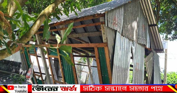 প্রাণিমন্ডল হযরত শেখের বাড়ি