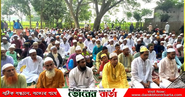 নামাজ শেষে সারা বিশ্বের