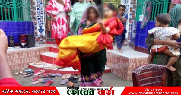 বালিকা উচ্চ বিদ্যালয়ের দশম শ্রেণির এক ছাত্রী।