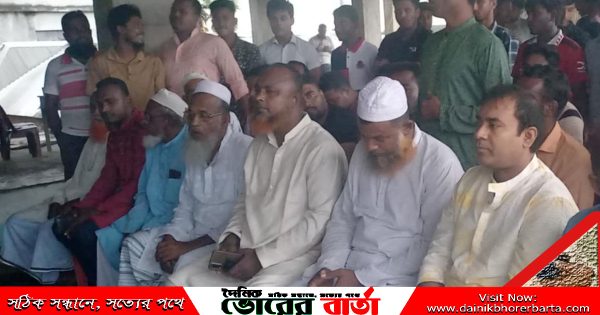 সাথে মিলেমিশে কাজ করবেন এবং দলের