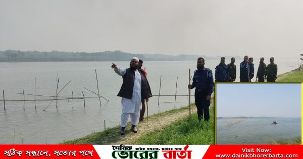 আড়াআড়ি বাঁশ ও কারেন্ট জালের বাঁধ অপসারণ করেছে ভ্রাম্যমাণ আদালত।
