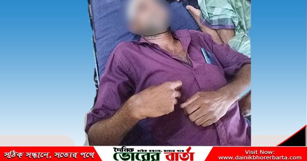 পূর্ব শত্রুতার জের ধরে প্রতিপক্ষের ওপর অতর্কিত হামলা