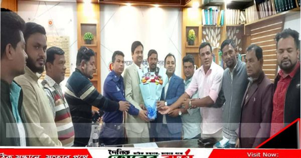 সালথায় কর্মরত সাংবাদিকদের সাথে