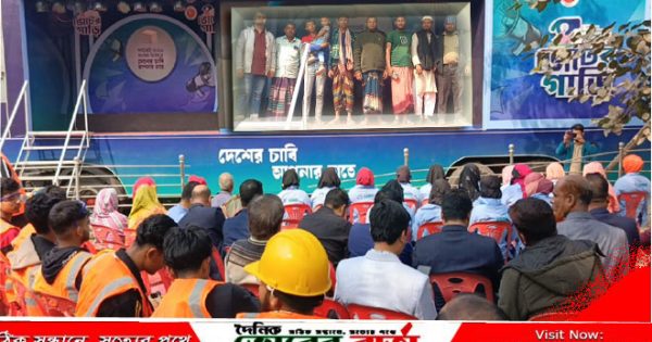 সালথায় ভোটের গাড়ির প্রচারণা