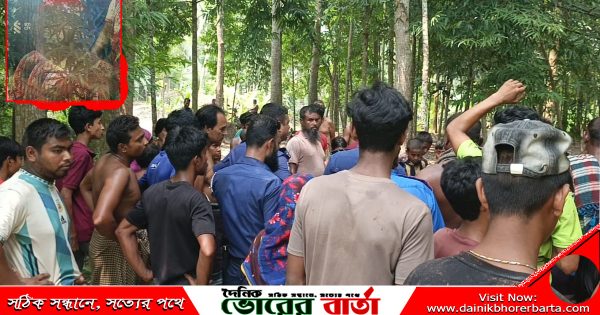 অস্ত্রের মুখে জিম্মি করে ধর্ষণচেষ্টার অভিযোগ