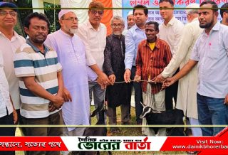 সিংড়ায় ২০০ ছাগল ও উপকরন বিতরণ