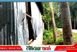 সালথায় ফুটবল খেলার জেরে বাড়িতে হামলা-লুটপাটের অভিযোগ