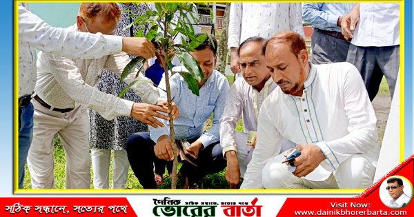 জয়ঝাপ সঃপ্রাঃ বিদ্যালয়ে বৃক্ষরোপন কর্মসূচির উদ্বোধণ