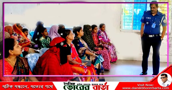 আগৈলঝাড়ায় মহিলাদের দক্ষতা উন্নয়ন নারীদের সচেতনতায় প্রশিক্ষণ