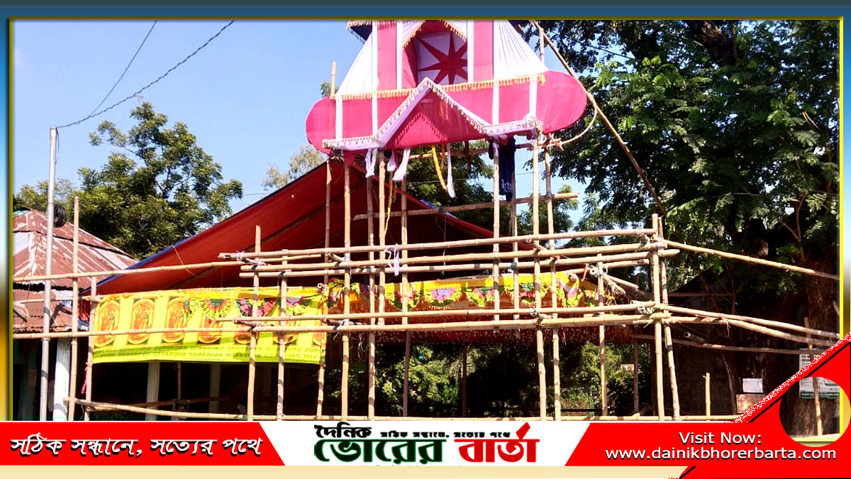 ৭৯ মণ্ডপে চলছে আলোকসজ্জার কাজ